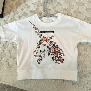 Burberry tee 2T